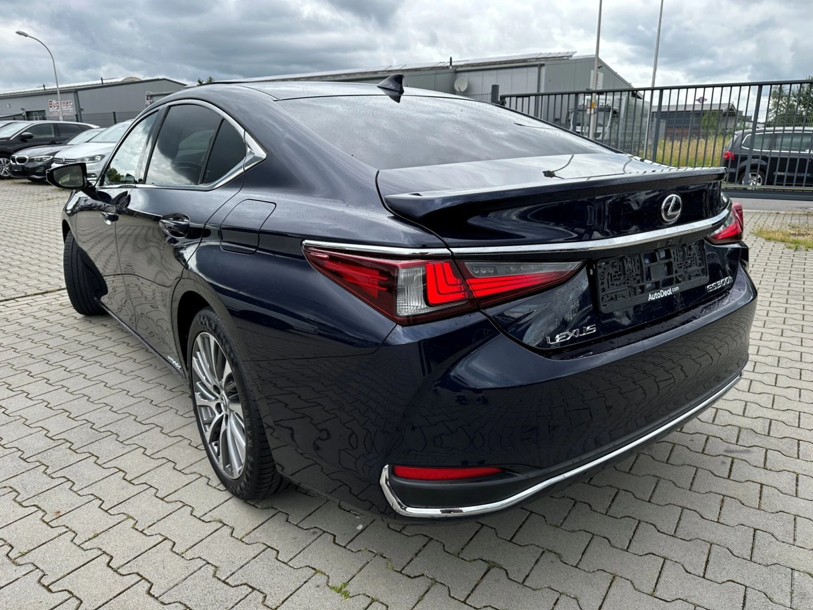 Lexus ES 300 10 ГОДИНИ ГАРАНЦИЯ / ОТ ГЕРМАНИЯ / LUXURY / HYBRID - изображение 4