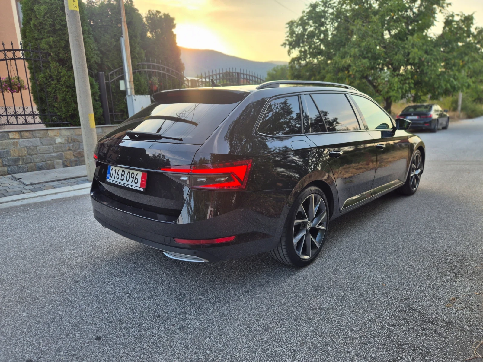 Skoda Superb 2.0D-190кс/SportLine/21г. - изображение 4