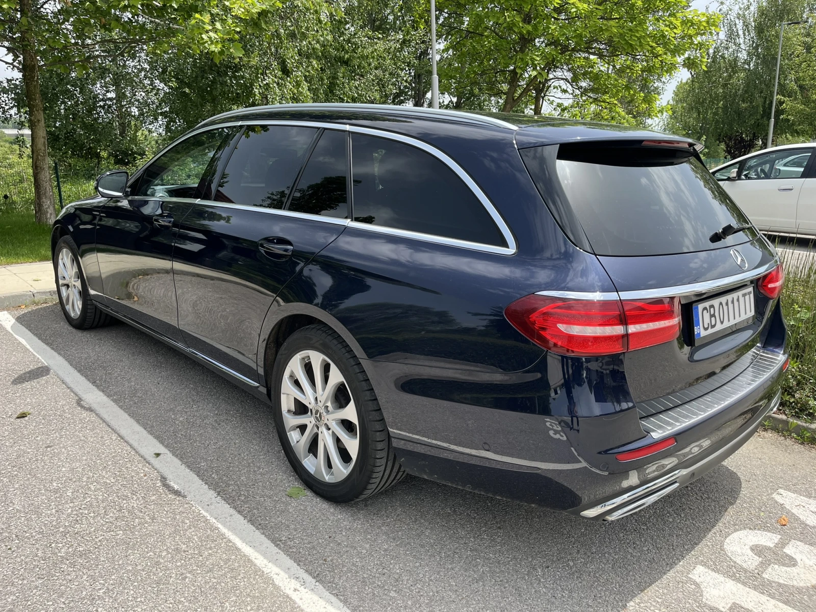 Mercedes-Benz E 220 9G Avantgarde - изображение 4