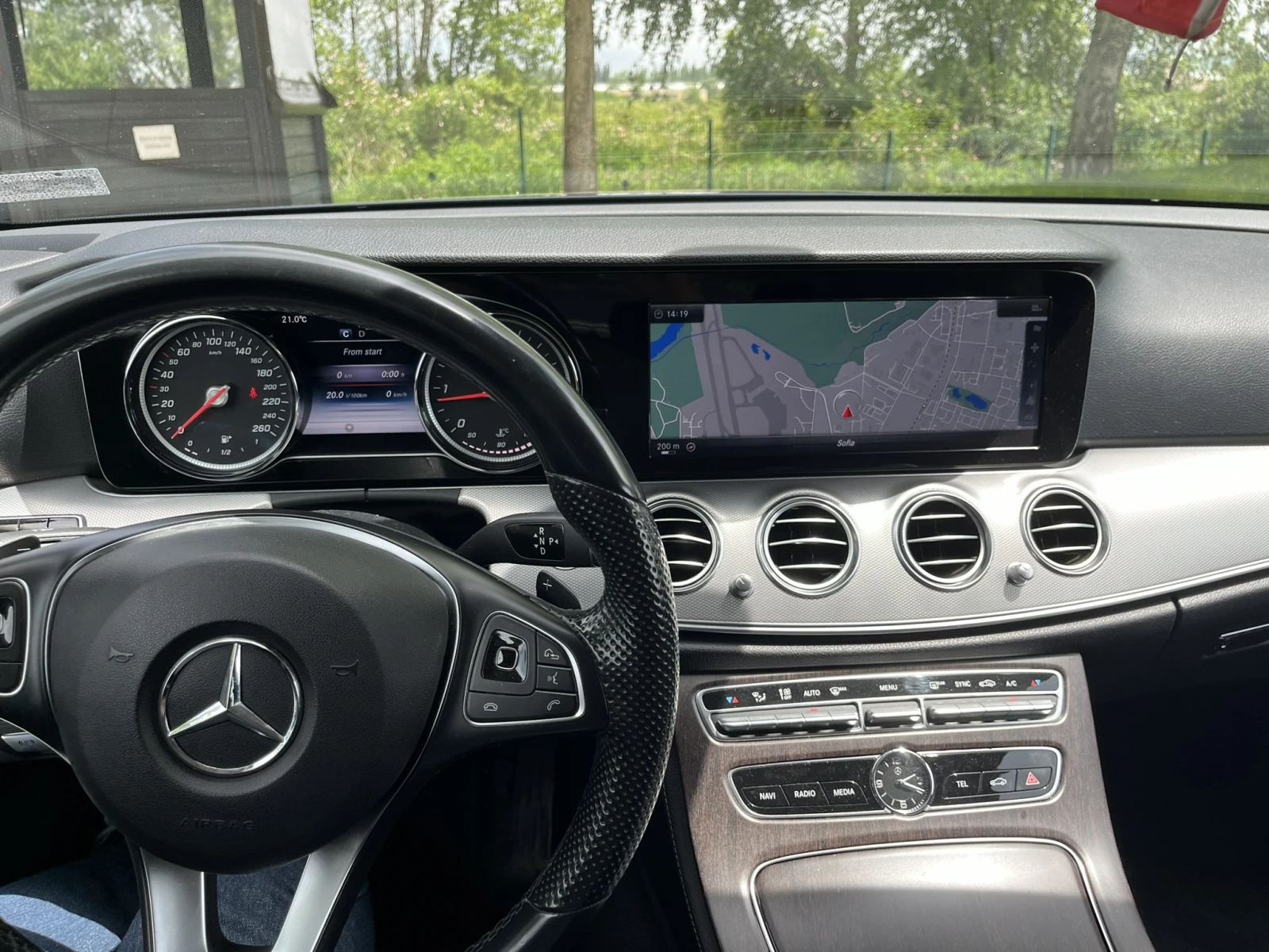 Mercedes-Benz E 220 9G Avantgarde - изображение 6