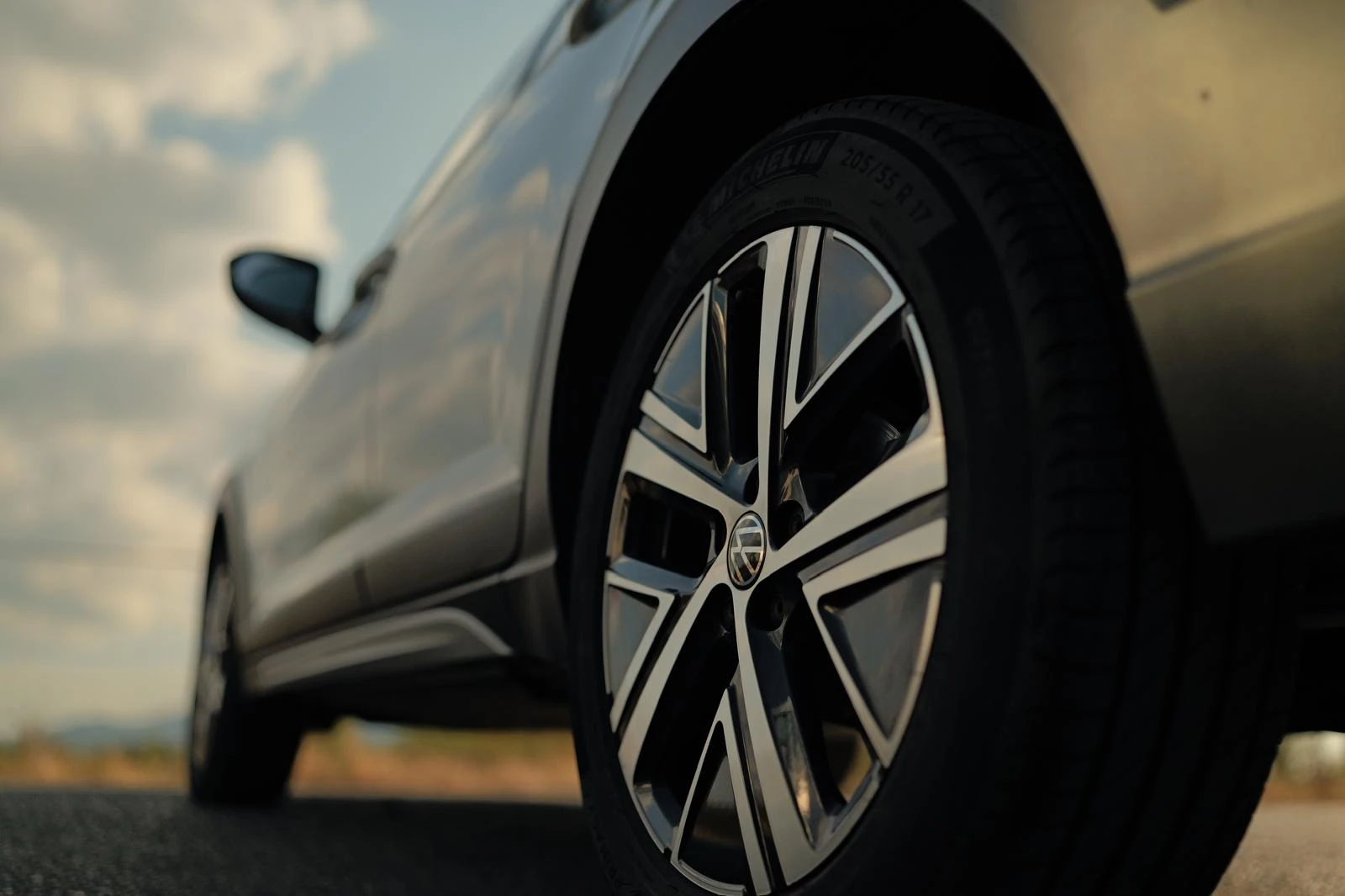 VW Taigo STYLE Edition / Гаранционен / Лизинг през Порше - изображение 9