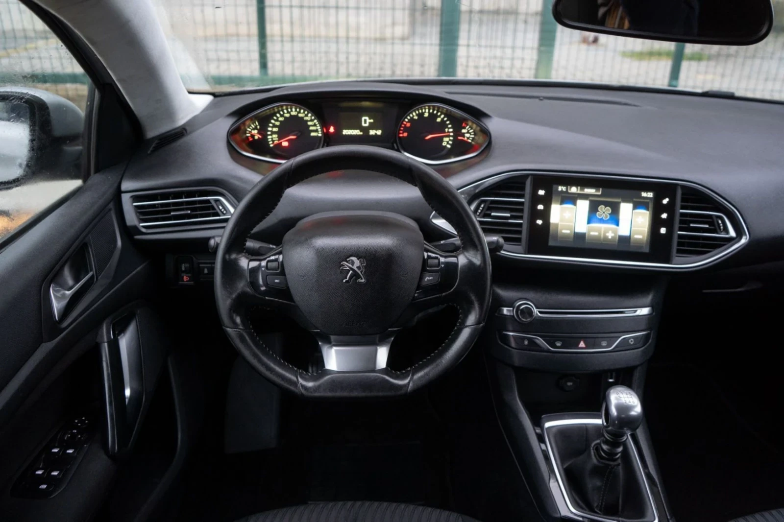 Peugeot 308 1.6 Топ СъСтоЯнИе - изображение 10