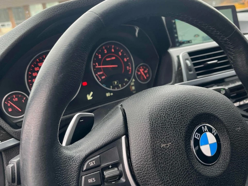 BMW 330 * 330i xDrive * CARFAX * ���� �� �� | Mobile.bg � ����������� 12