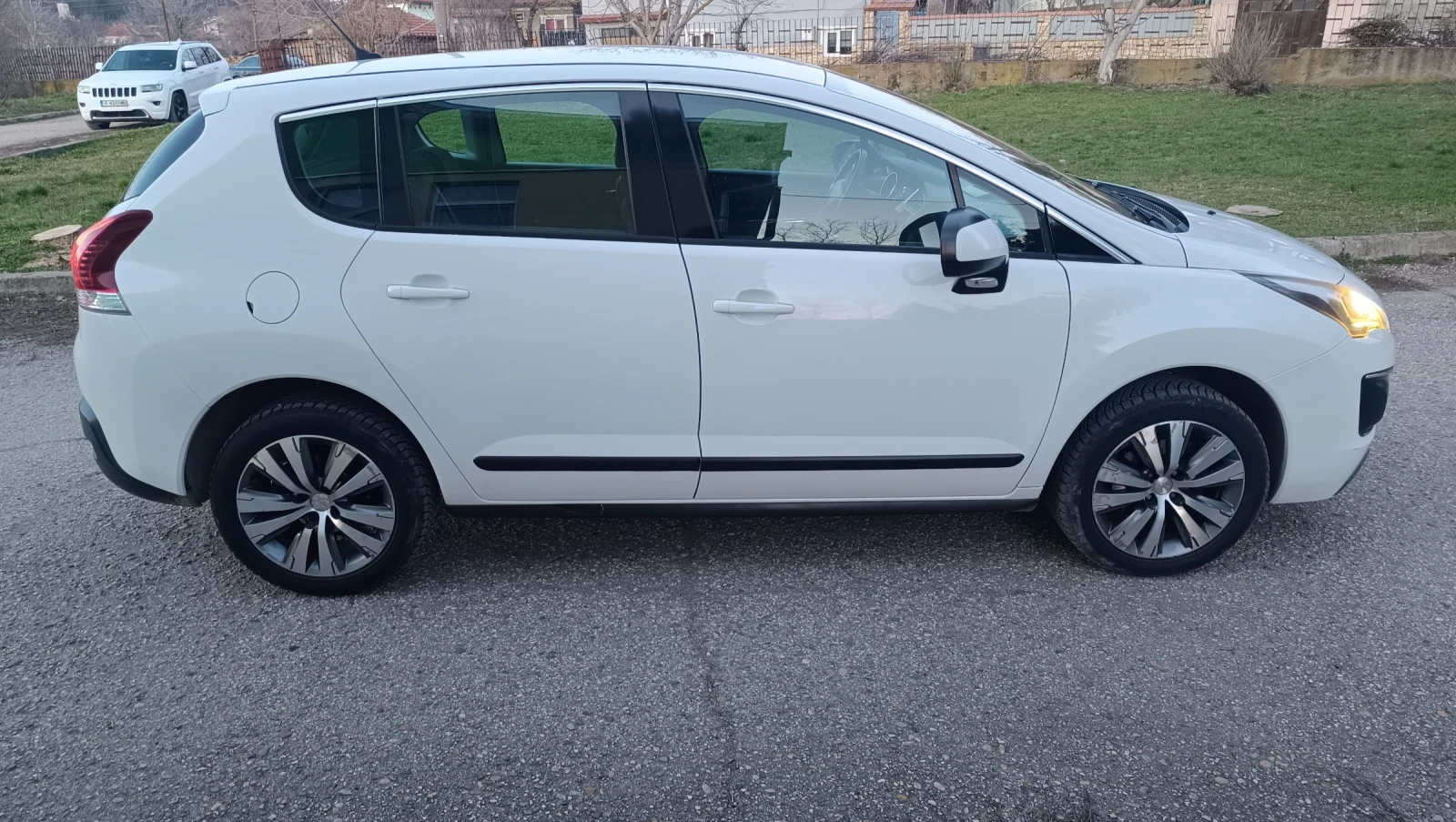 Peugeot 3008 1.6 еHDI, снимка 7 - Автомобили и джипове - 53917452