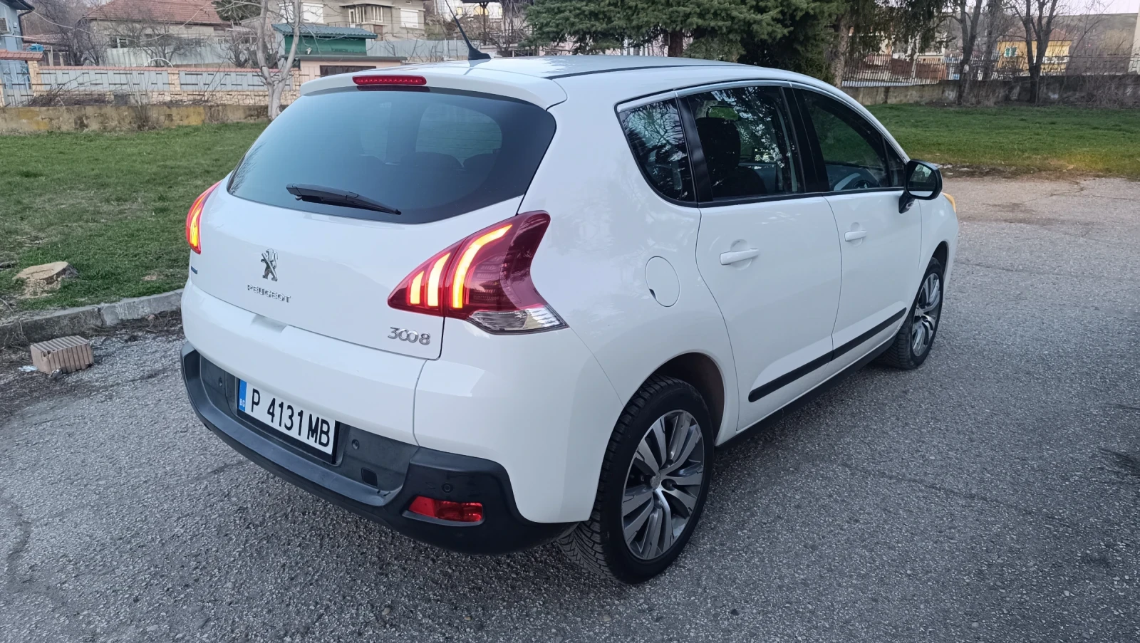 Peugeot 3008 1.6 еHDI, снимка 8 - Автомобили и джипове - 53917452