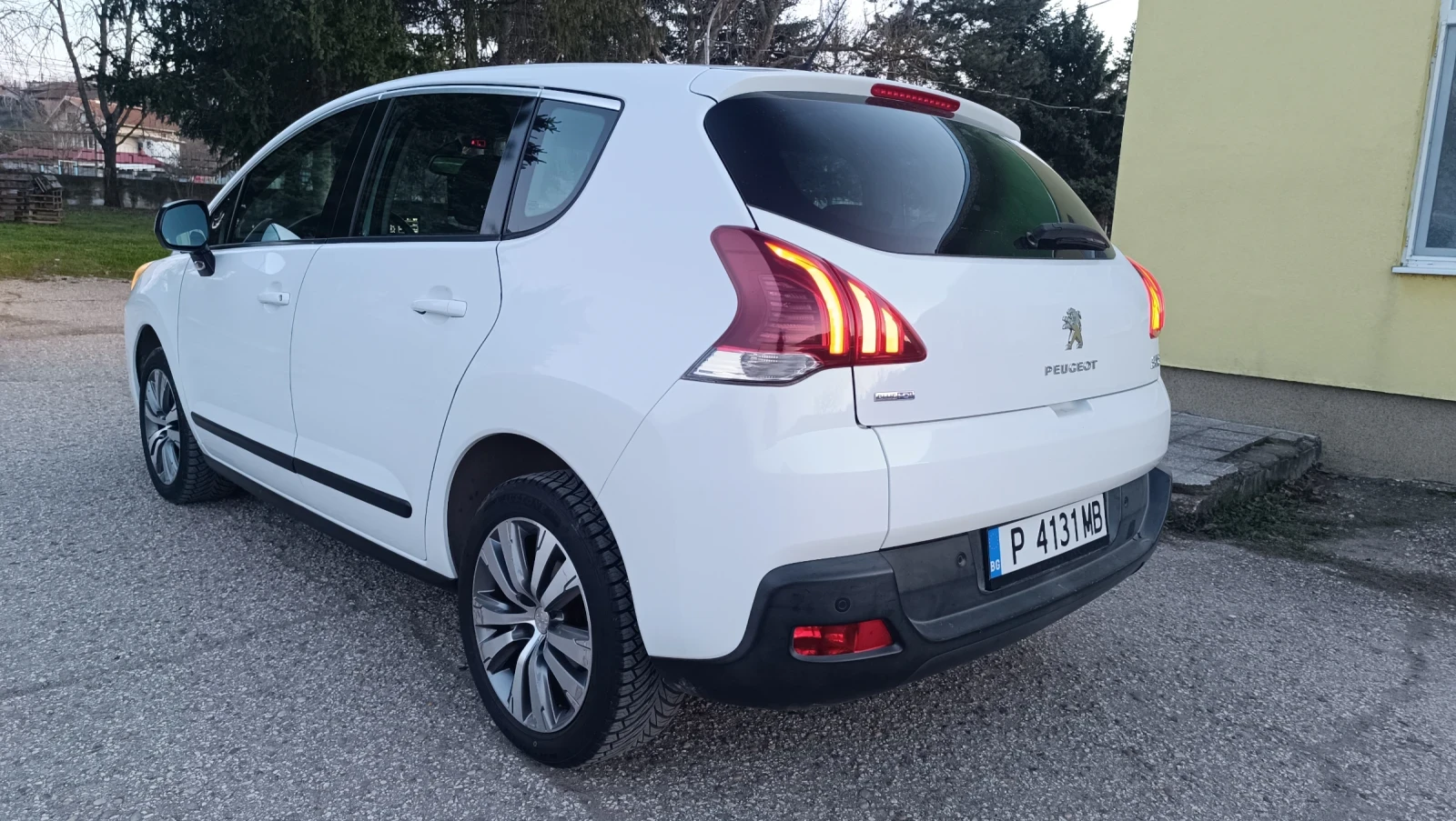 Peugeot 3008 1.6 еHDI, снимка 4 - Автомобили и джипове - 53917452