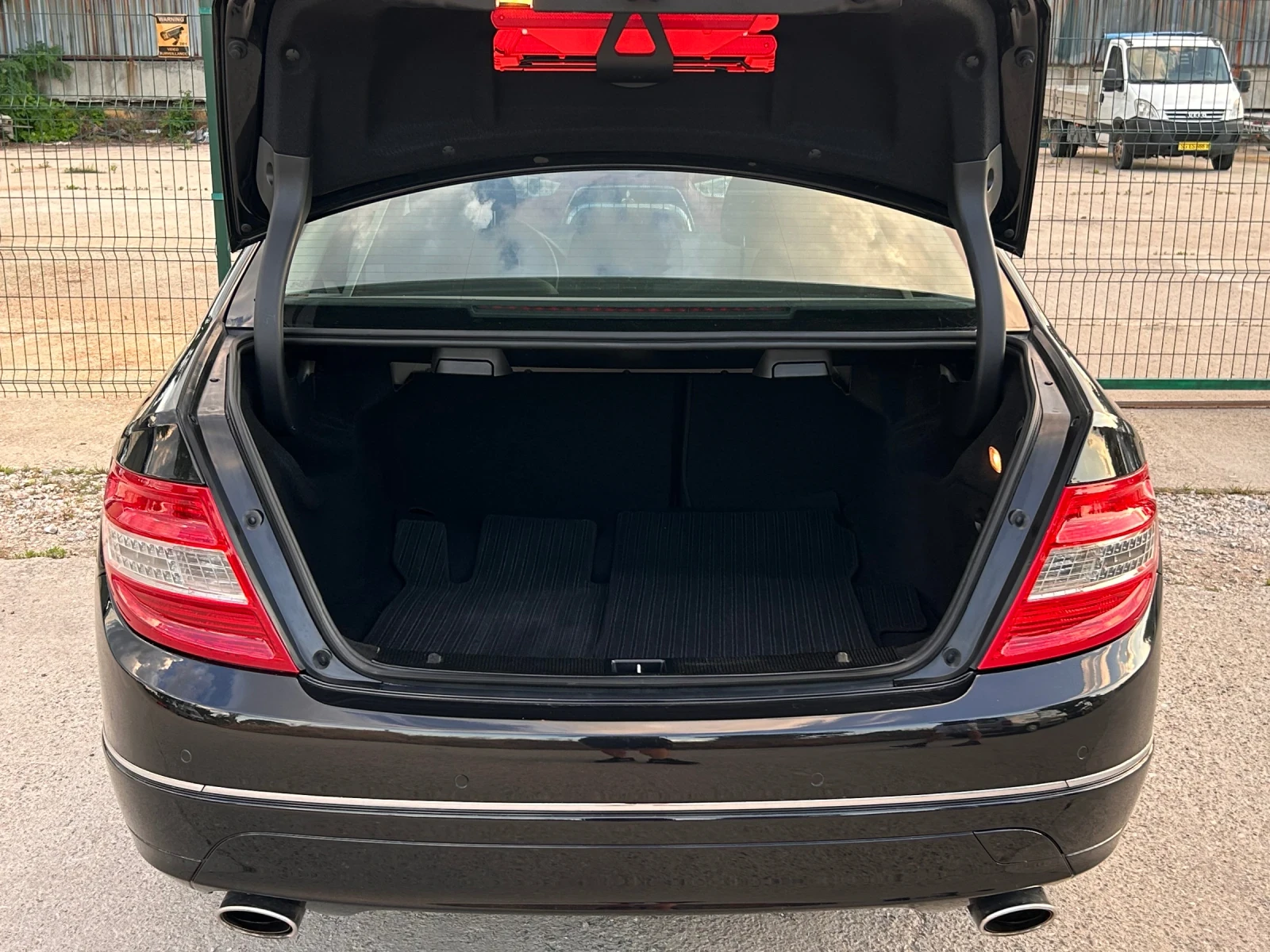 Mercedes-Benz C 350 FULL, снимка 3 - Автомобили и джипове - 54918955