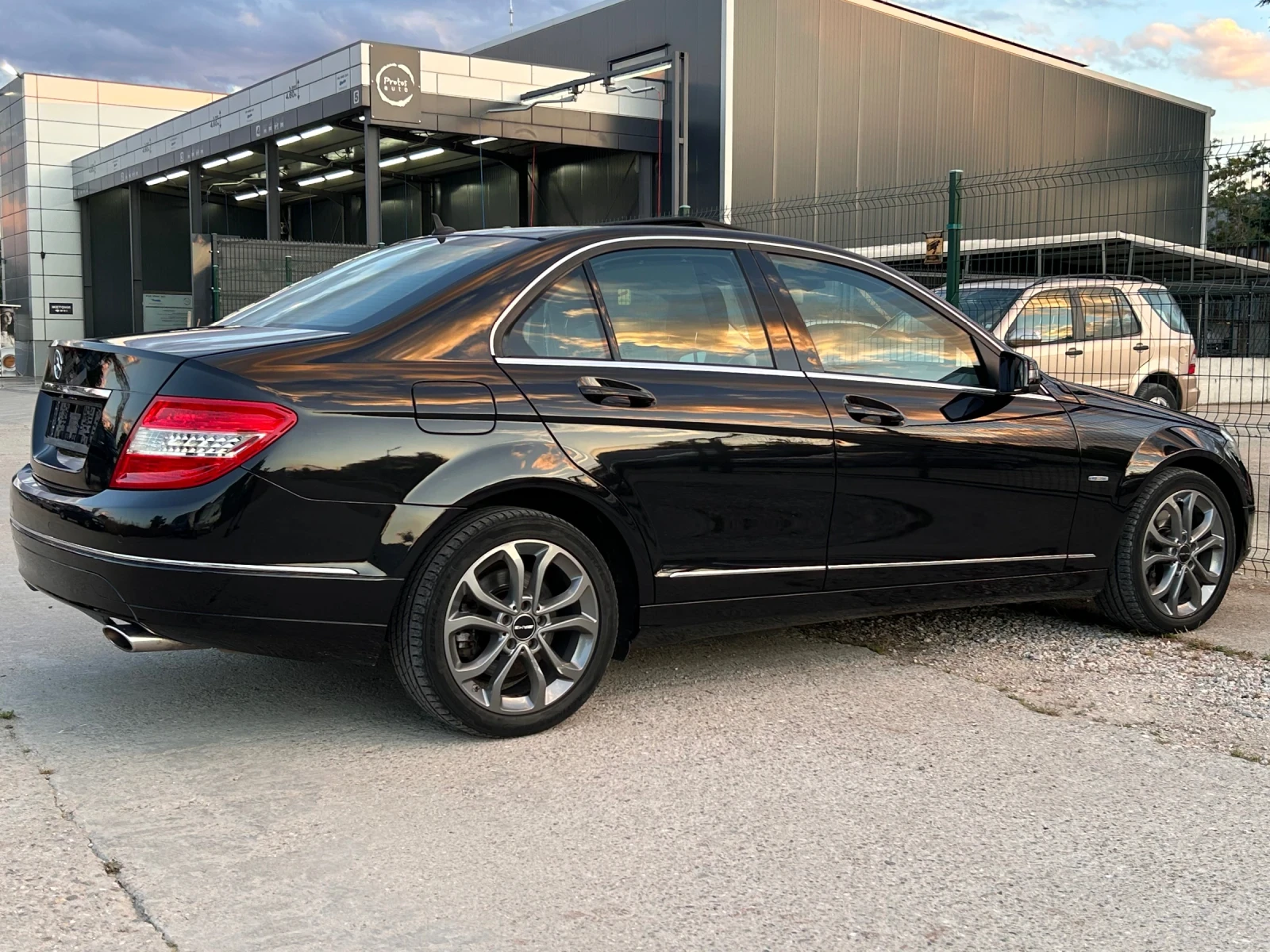 Mercedes-Benz C 350 FULL, снимка 4 - Автомобили и джипове - 54918955