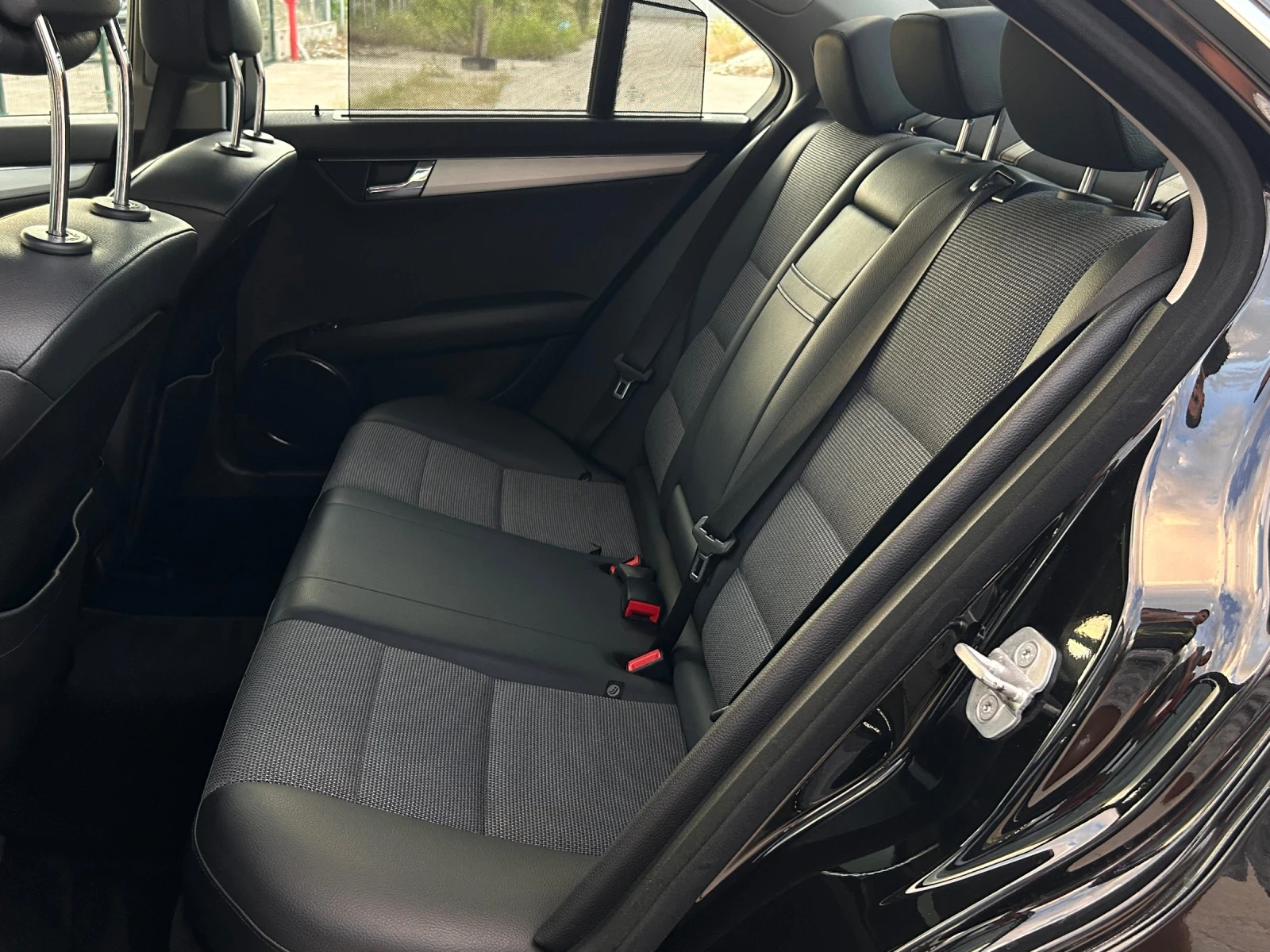 Mercedes-Benz C 350 FULL, снимка 12 - Автомобили и джипове - 54918955