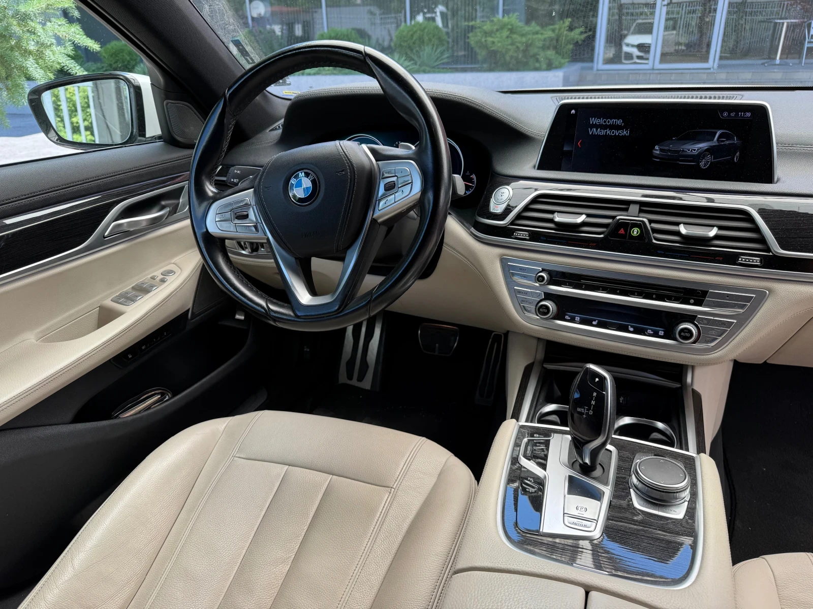 BMW 740 M пакет фейслифт, снимка 11 - Автомобили и джипове - 55185580