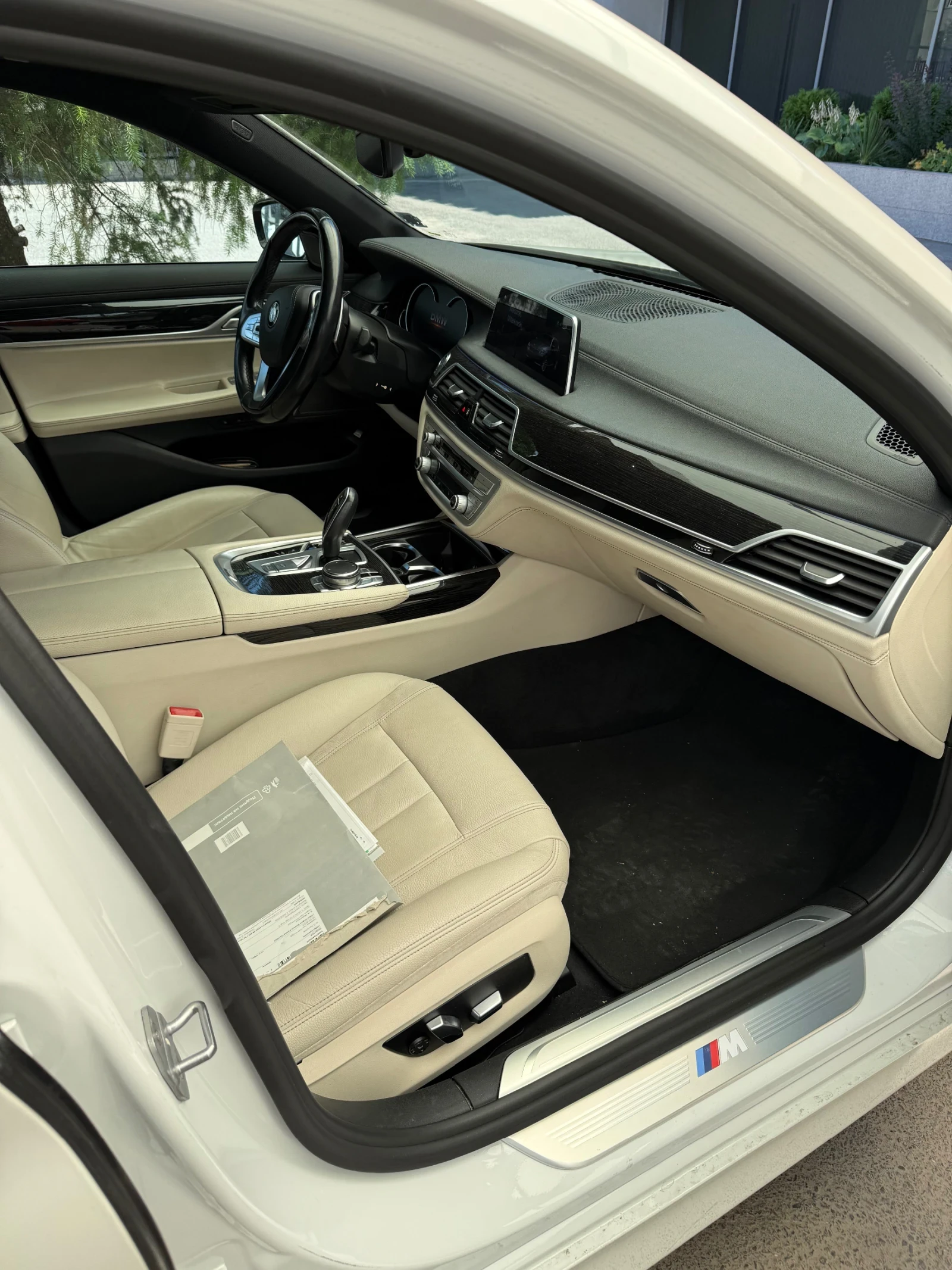 BMW 740 M пакет фейслифт, снимка 13 - Автомобили и джипове - 55185580