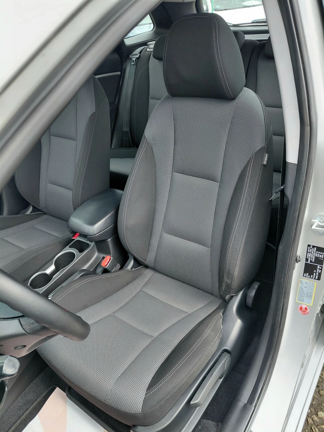 Hyundai I30 1.6GDI  * AUTOMAT* ГАЗ* ANDROID* , снимка 8 - Автомобили и джипове - 55390902