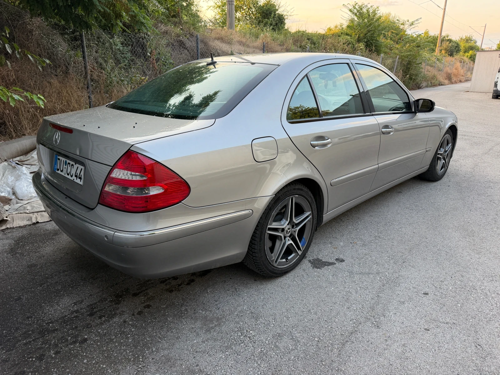 Mercedes-Benz E 220 2.2cdi, снимка 4 - Автомобили и джипове - 55397246