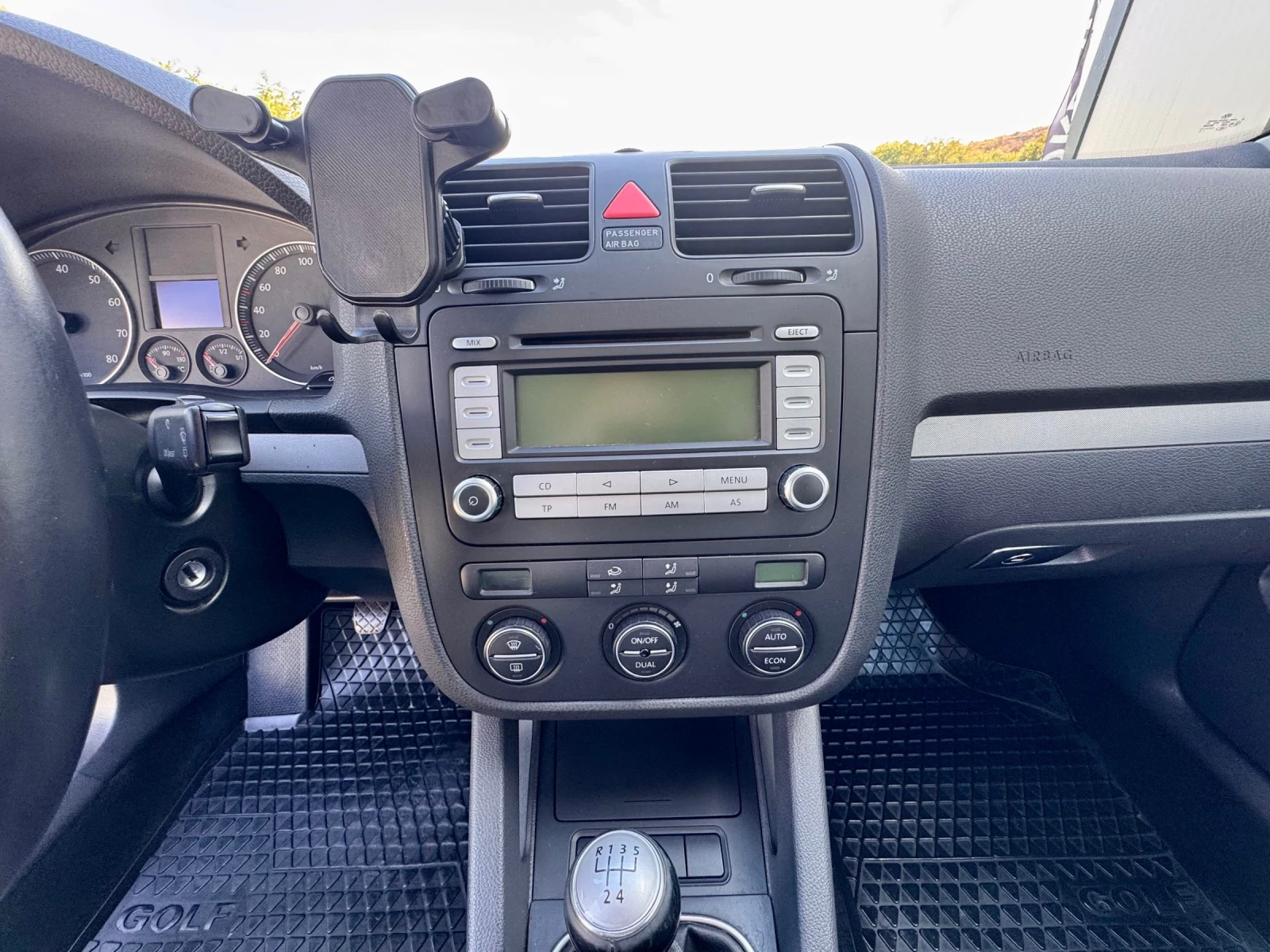 VW Golf 1.4 MPI 16V, снимка 7 - Автомобили и джипове - 56227772