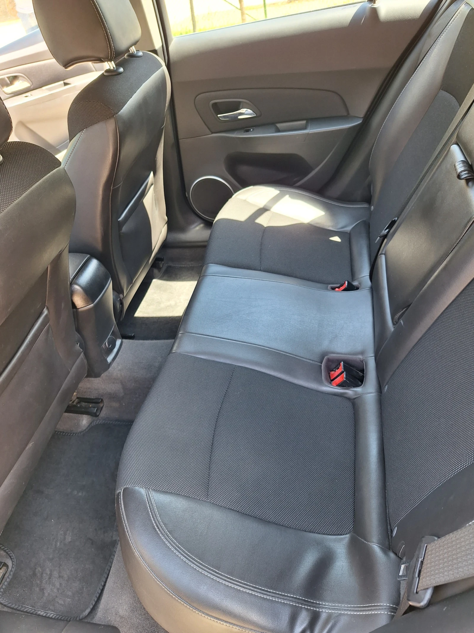Chevrolet Cruze 2.0 дизел автомат, снимка 8 - Автомобили и джипове - 56642118