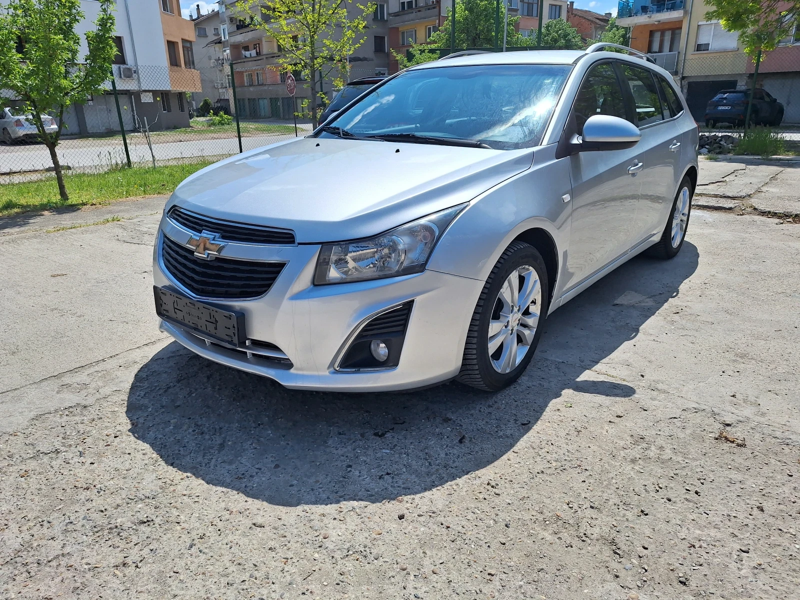 Chevrolet Cruze 2.0 дизел автомат, снимка 2 - Автомобили и джипове - 56642118