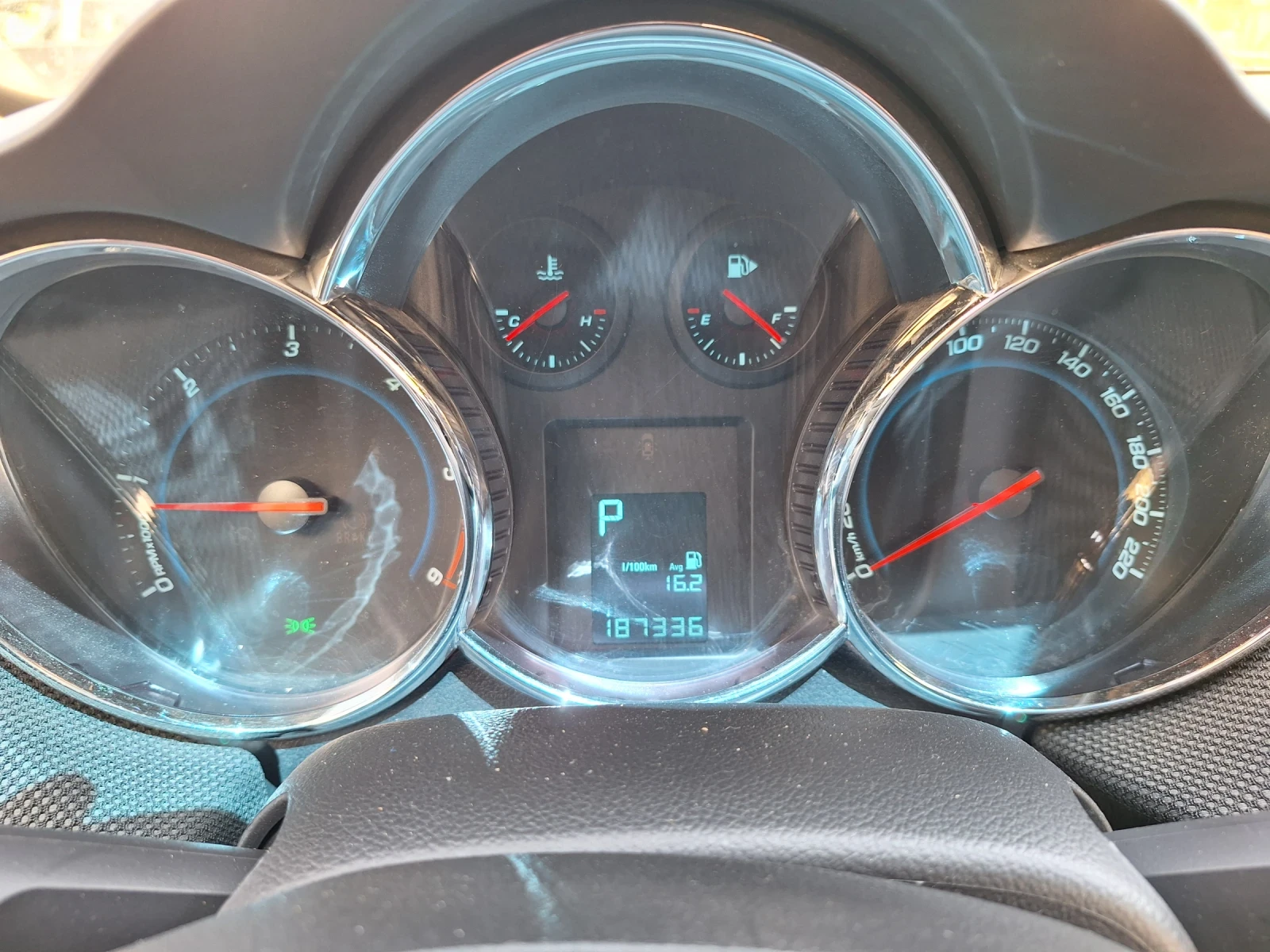 Chevrolet Cruze 2.0 дизел автомат, снимка 10 - Автомобили и джипове - 56642118
