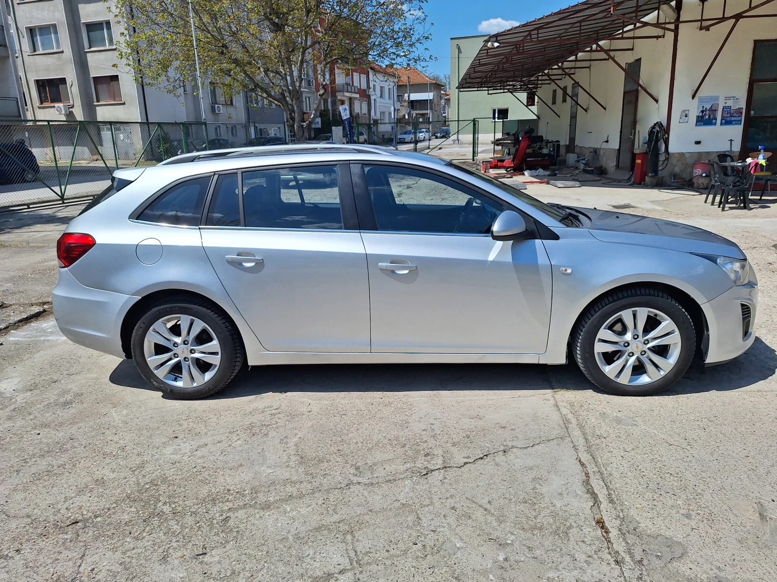 Chevrolet Cruze 2.0 дизел автомат, снимка 4 - Автомобили и джипове - 56642118