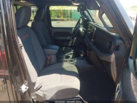 Jeep Wrangler RUBICON 4X4* CARFAX* КЛИП НА ДВИГАТЕЛ* АВТОКРЕДИТ, снимка 9