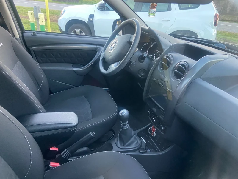 Dacia Duster 78000км, 4х4, 1.5dci Италия нова, снимка 7 - Автомобили и джипове - 52802379