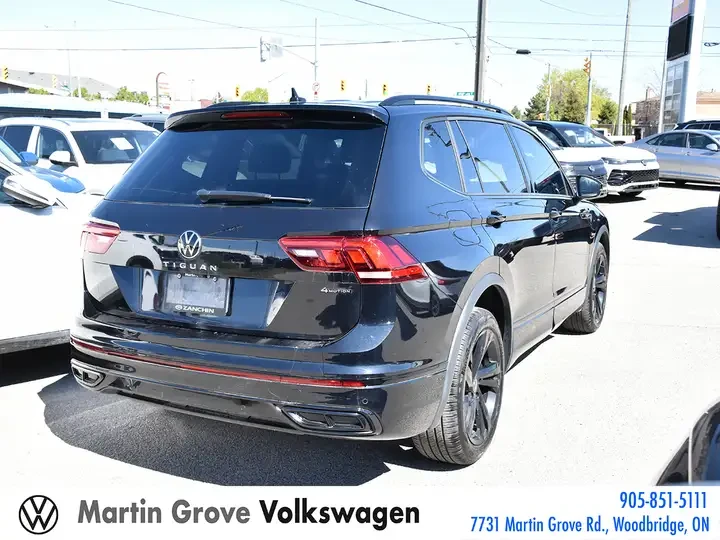 VW Tiguan Comfortline R-Line Black  * CARFAX * АВТО КРЕДИТ *, снимка 5 - Автомобили и джипове - 54732886