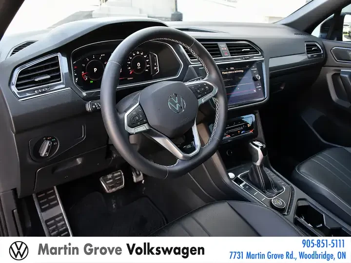 VW Tiguan Comfortline R-Line Black  * CARFAX * АВТО КРЕДИТ *, снимка 7 - Автомобили и джипове - 54732886