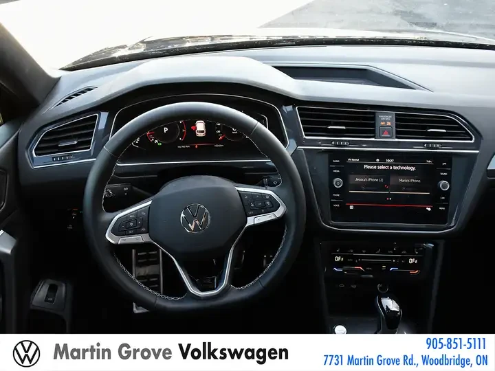 VW Tiguan Comfortline R-Line Black  * CARFAX * АВТО КРЕДИТ *, снимка 10 - Автомобили и джипове - 54732886