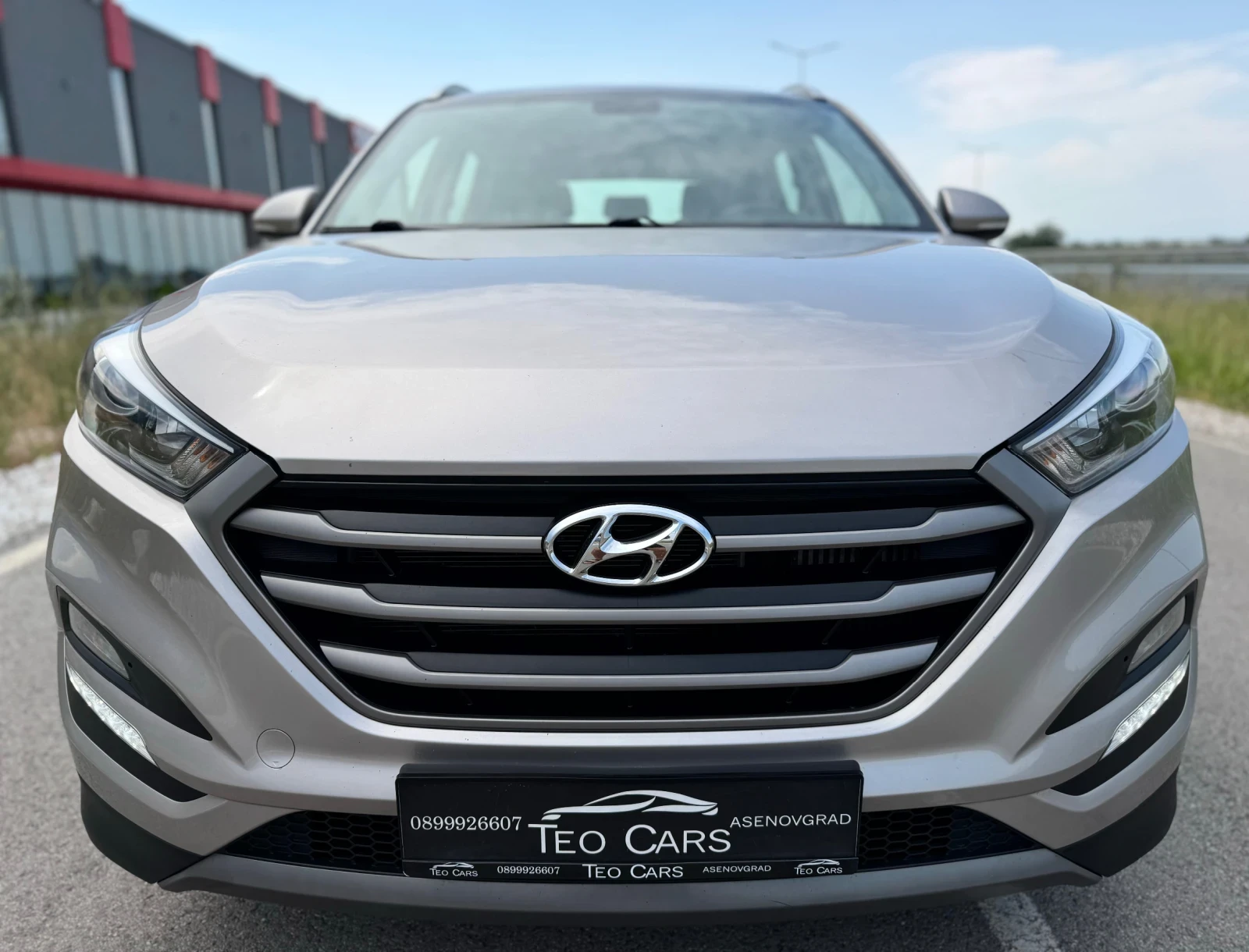 Hyundai Tucson 2.0 CRDi 4WD / 4X4 / NAVI / PODGREV / CAMERA - изображение 2