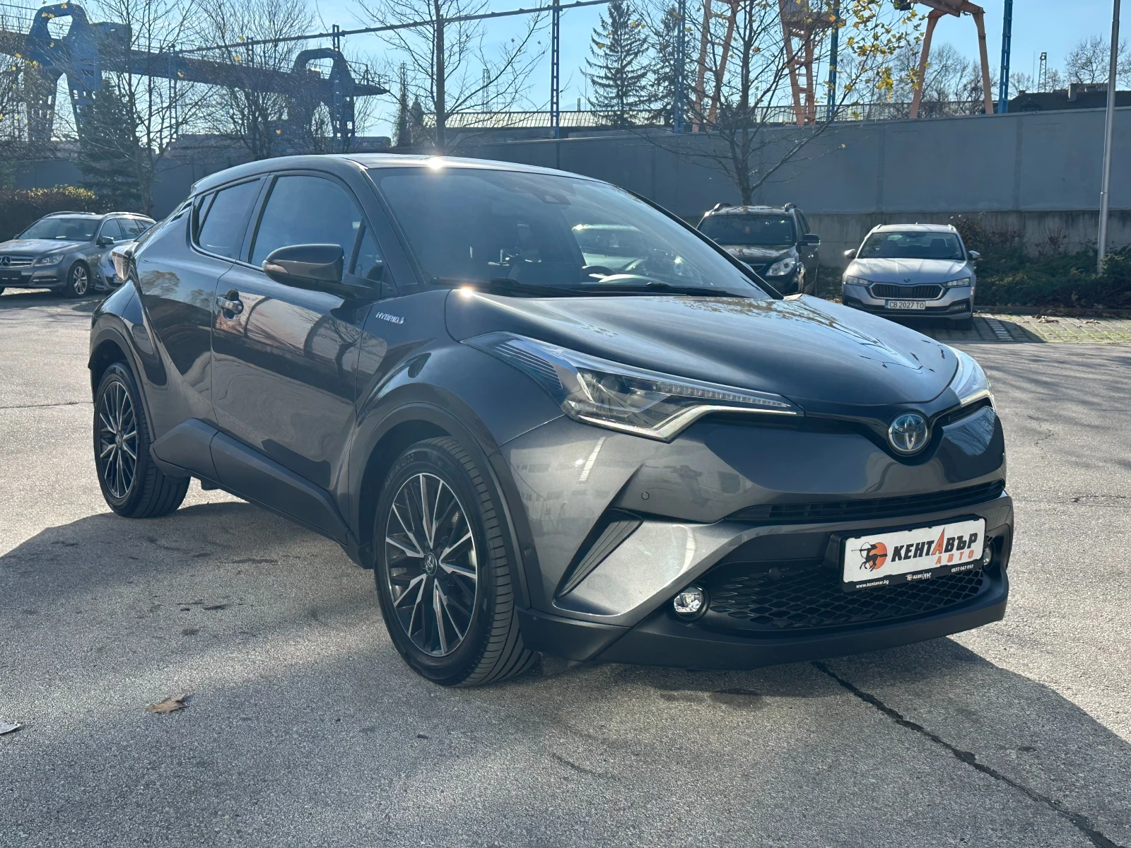 Toyota C-HR Lounge 1.8 Hybrid/Гаранция - изображение 6