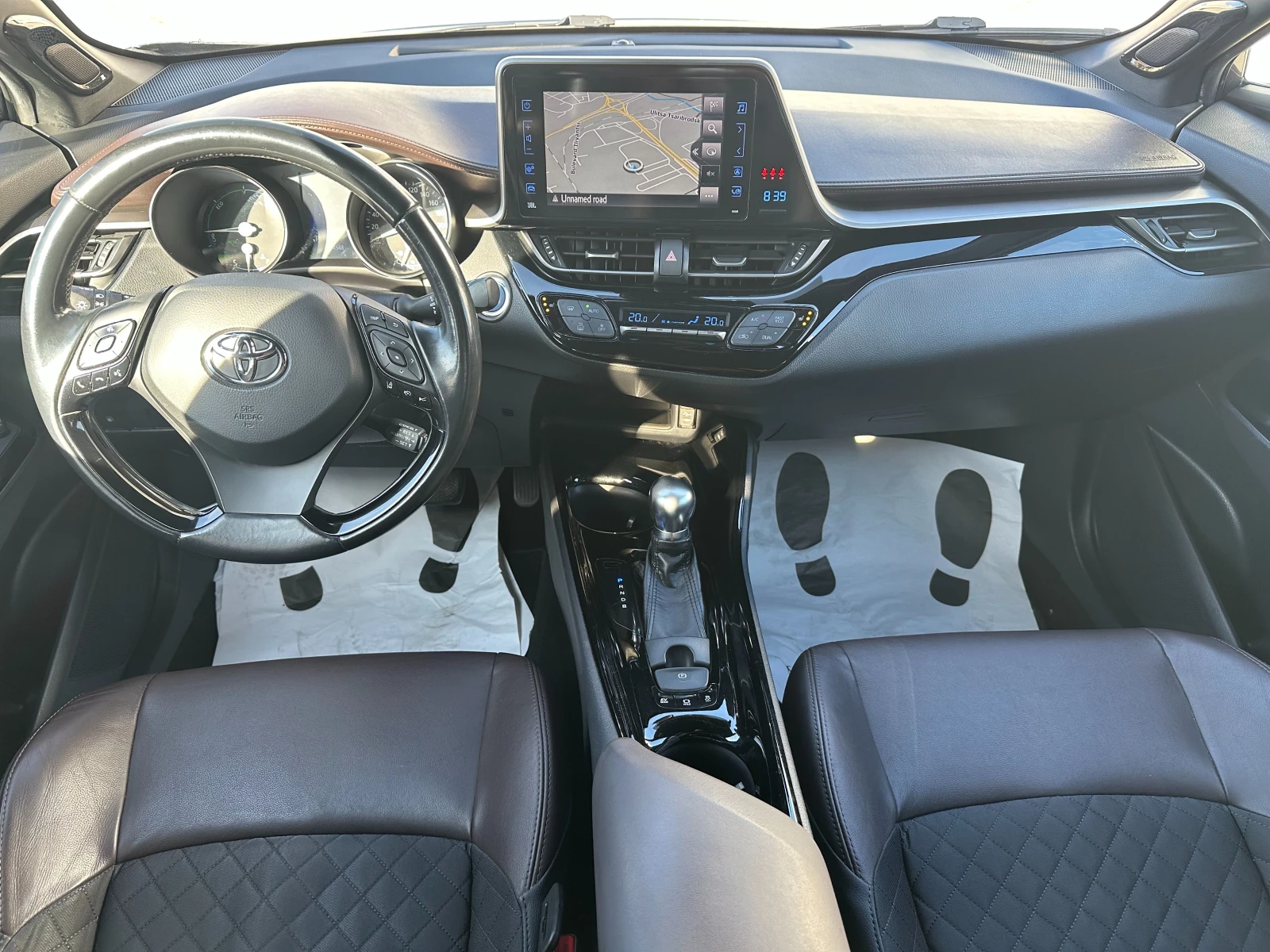 Toyota C-HR Lounge 1.8 Hybrid/Гаранция - изображение 10