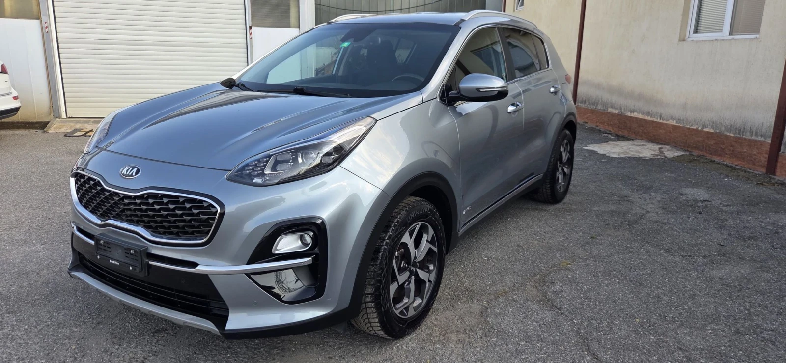 Kia Sportage 1.6T-177к.с/Евро6/Автоматик/Топ/Нави/Камера/4х4/, снимка 2 - Автомобили и джипове - 53851715