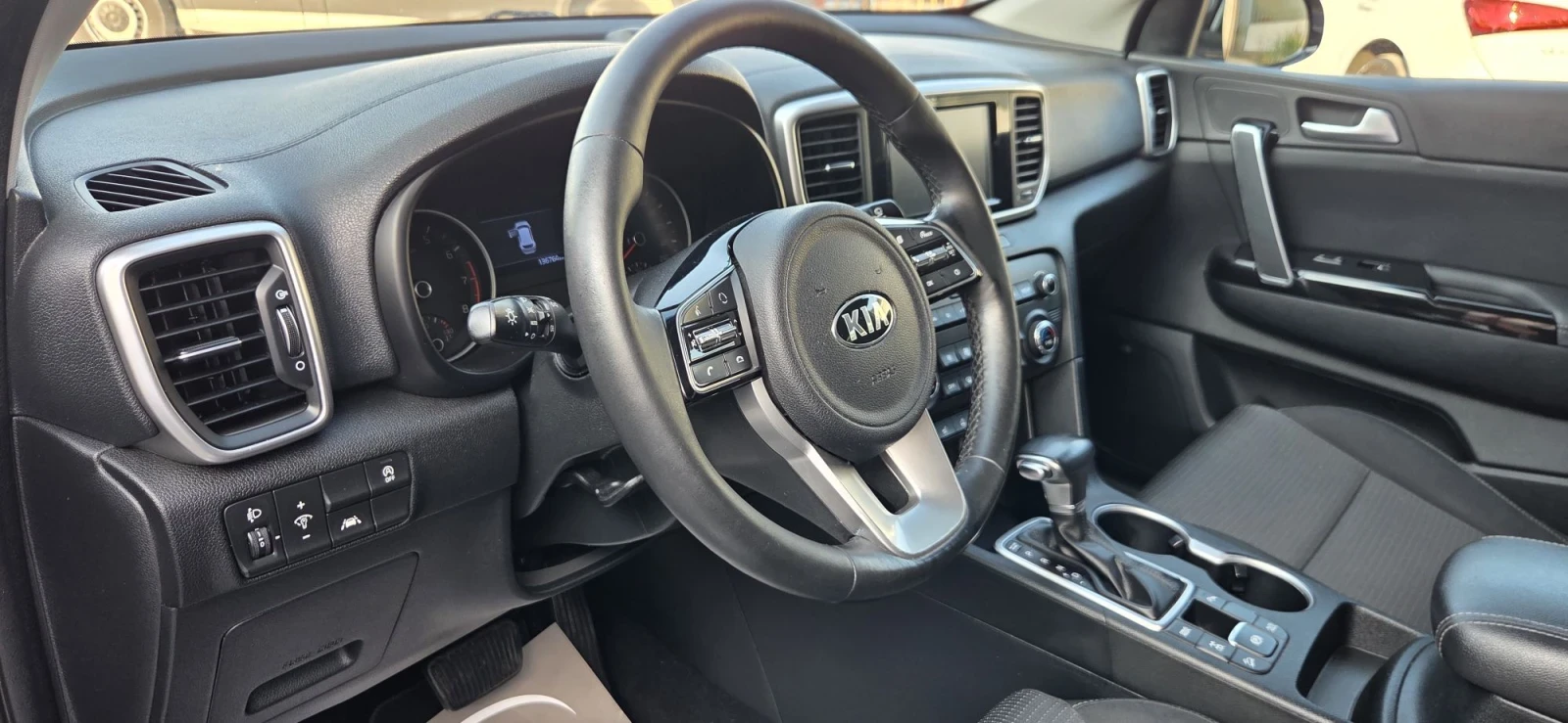 Kia Sportage 1.6T-177к.с/Евро6/Автоматик/Топ/Нави/Камера/4х4/, снимка 15 - Автомобили и джипове - 53851715
