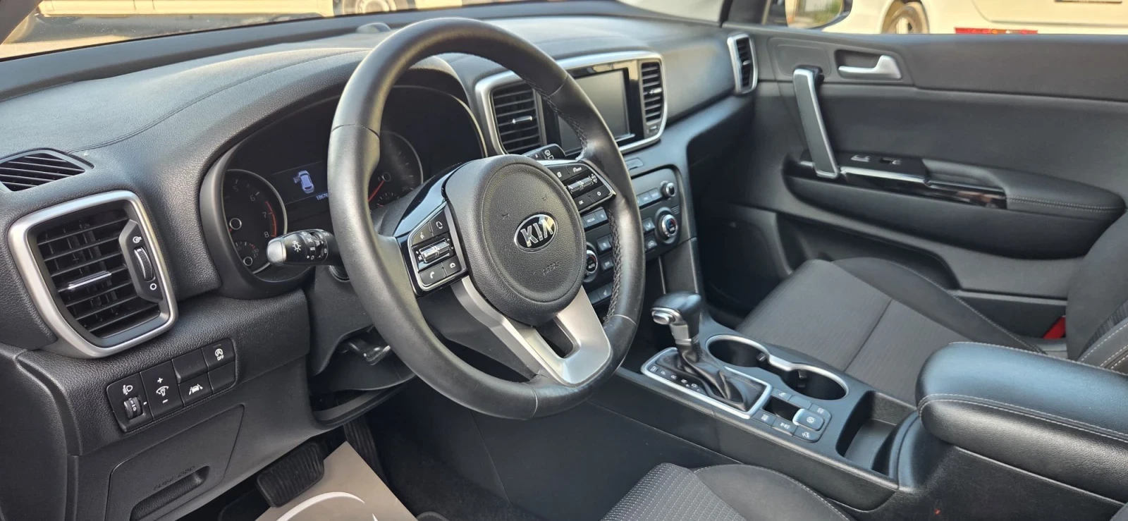 Kia Sportage 1.6T-177к.с/Евро6/Автоматик/Топ/Нави/Камера/4х4/, снимка 13 - Автомобили и джипове - 53851715