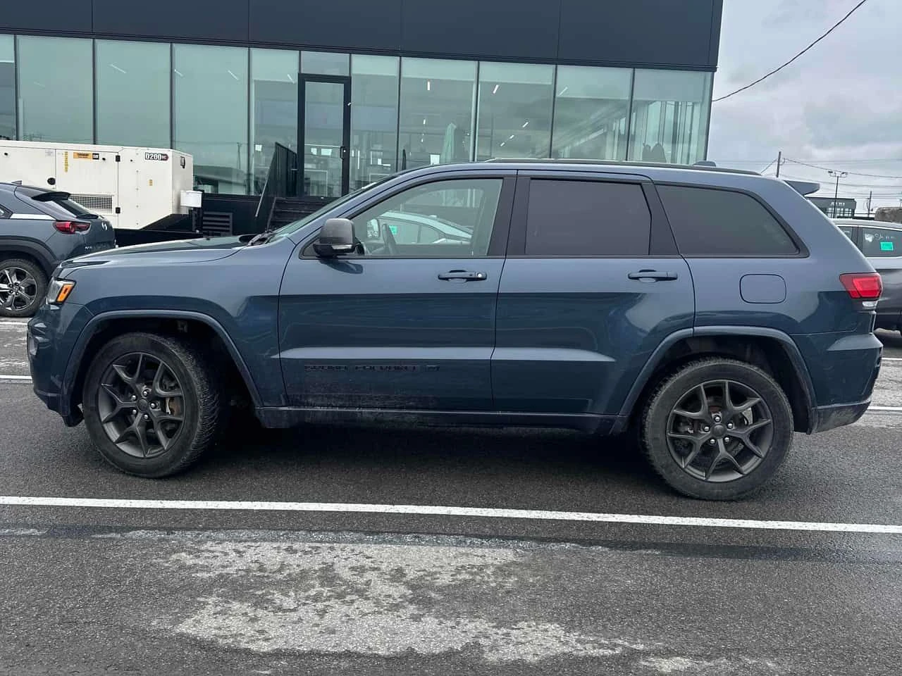Jeep Grand cherokee * 80th Anniversary Edition * CARFAX * KEYLESS , снимка 2 - Автомобили и джипове - 54446235