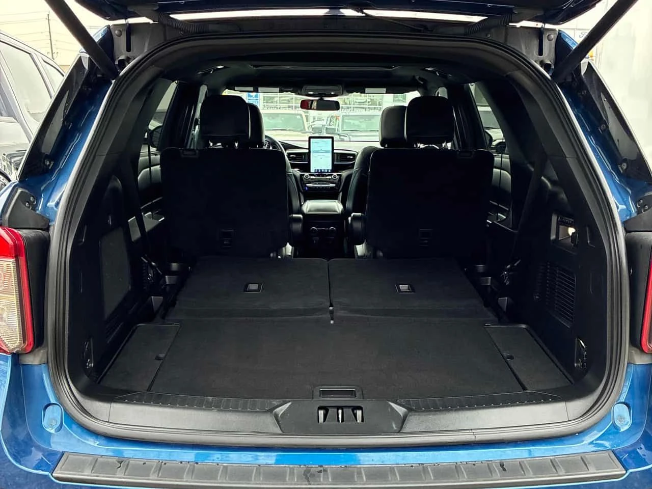 Ford Explorer | ST | DISTRONIC | 360 | ОБДХУВАНЕ | ПАНОРАМА | , снимка 13 - Автомобили и джипове - 54459944