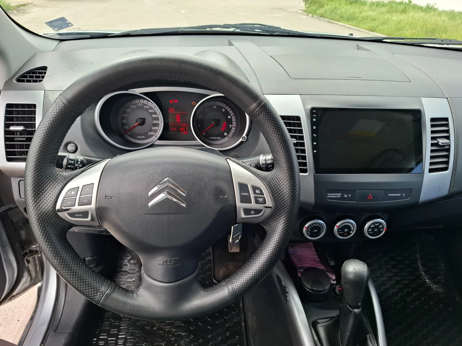 Citroen C-Crosser 2.4 16V MIVEC, снимка 11 - Автомобили и джипове - 54650749