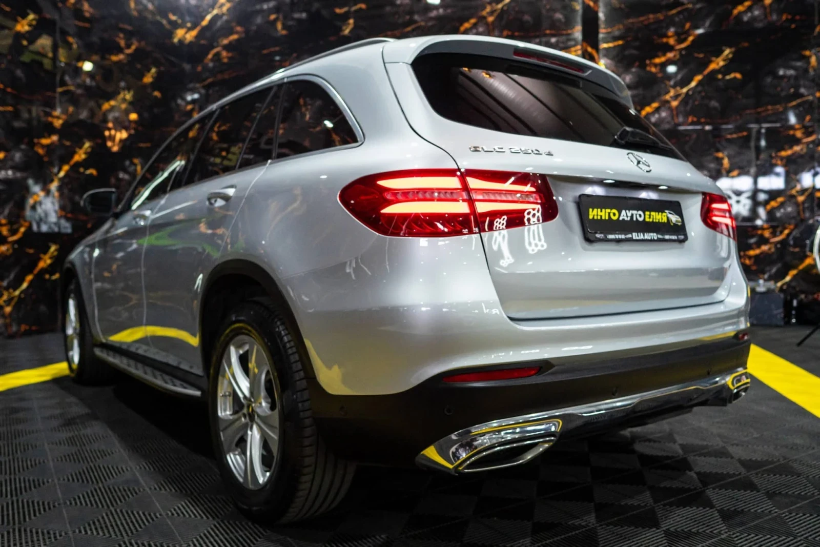 Mercedes-Benz GLC 250 D 4MATIC LED NAVI НАПЪЛНО ОБСЛУЖЕН ЛИЗИНГ 100%, снимка 6 - Автомобили и джипове - 55051893