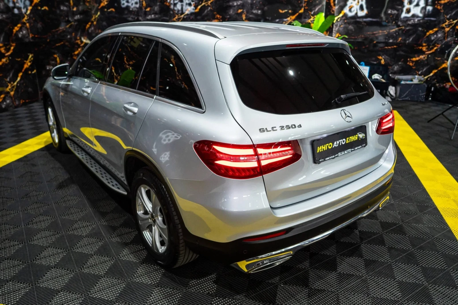 Mercedes-Benz GLC 250 D 4MATIC LED NAVI НАПЪЛНО ОБСЛУЖЕН ЛИЗИНГ 100%, снимка 7 - Автомобили и джипове - 55051893
