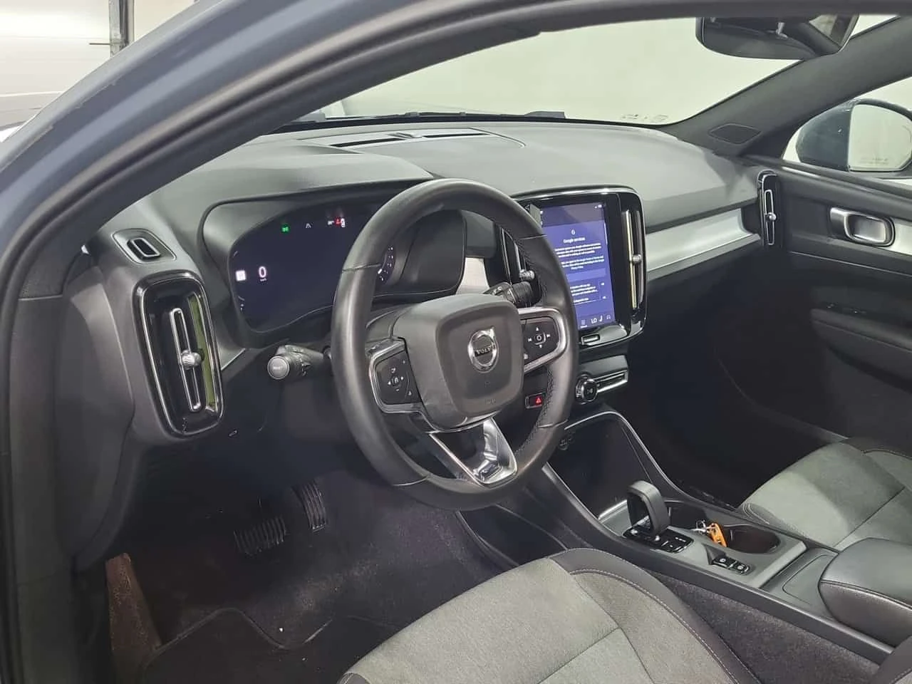 Volvo XC40 Core | CARFAX | БЕЗ ПЪРВОНАЧАЛНА ВНОСКА, снимка 12 - Автомобили и джипове - 55081864