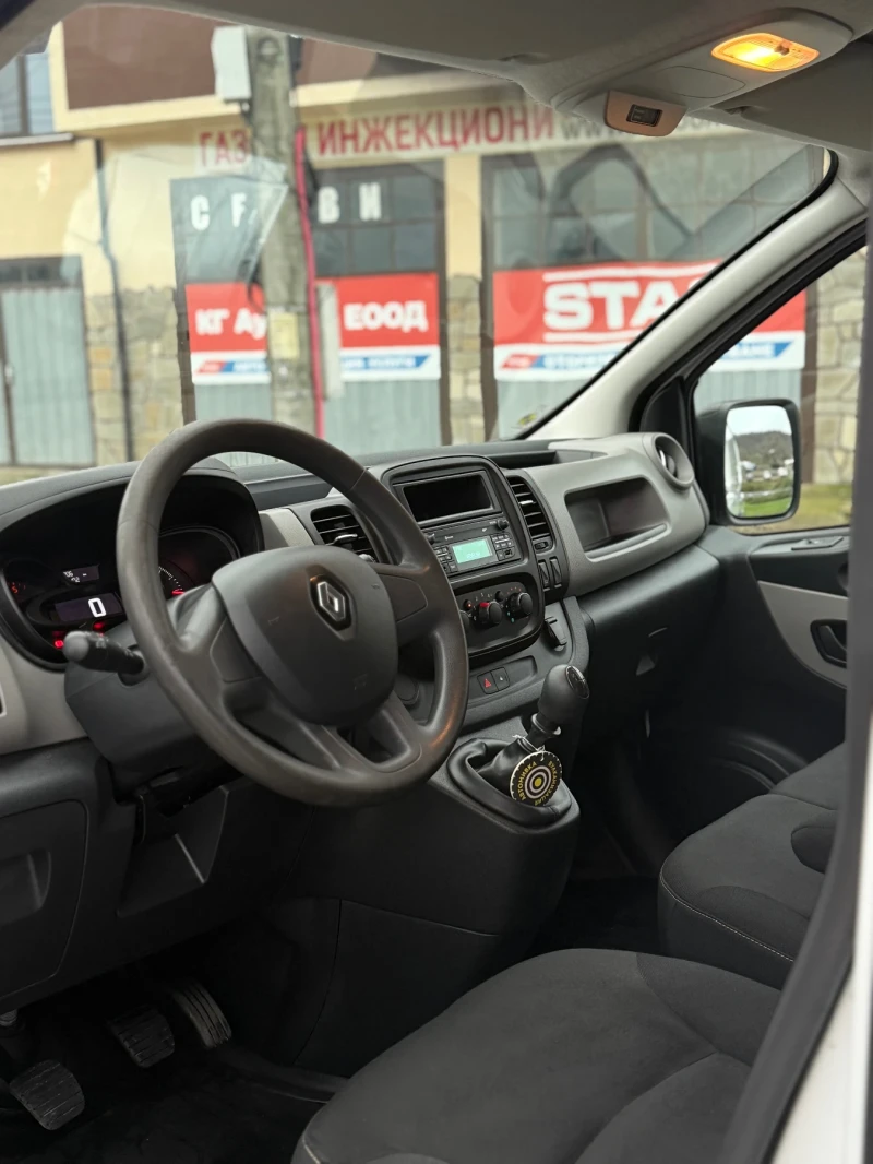 Renault Trafic, снимка 5 - Бусове и автобуси - 52693122
