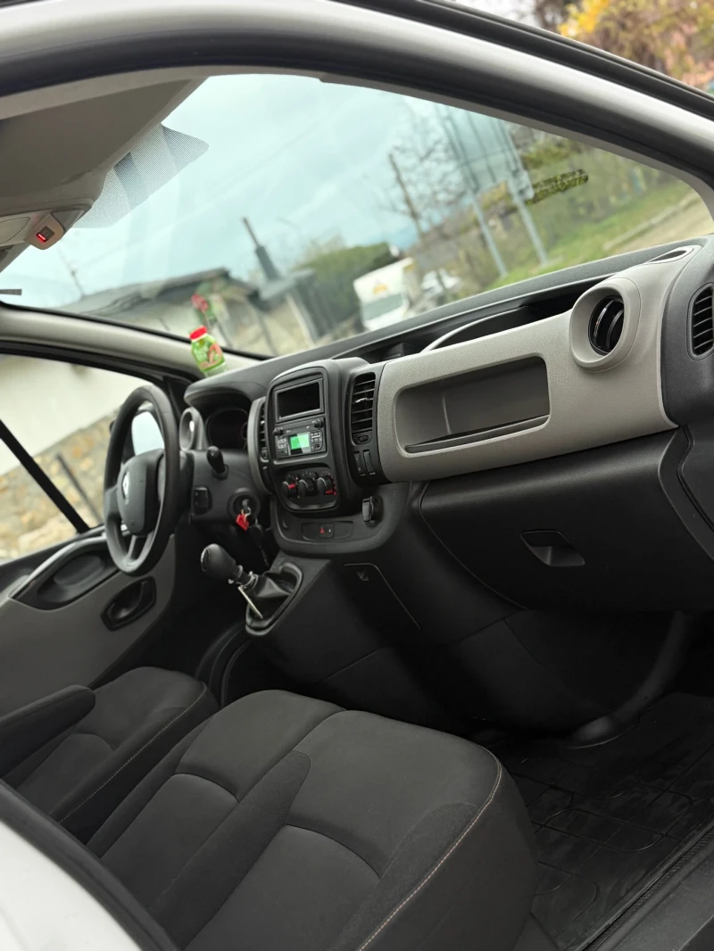 Renault Trafic, снимка 6 - Бусове и автобуси - 52693122