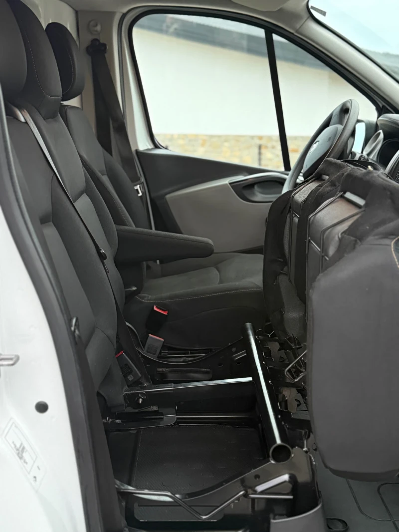 Renault Trafic, снимка 8 - Бусове и автобуси - 52693122