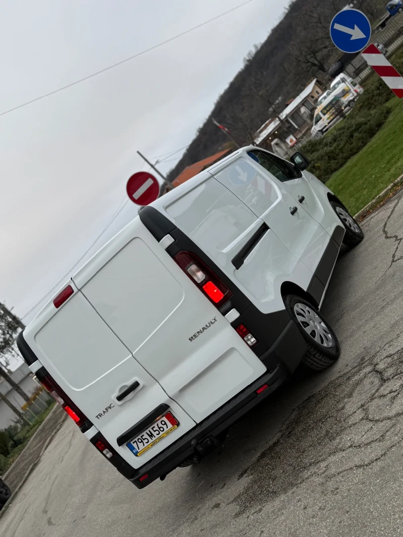 Renault Trafic, снимка 3 - Бусове и автобуси - 52693122