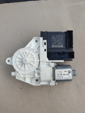     1K5837401AM        Volkswagen    1K0959793N