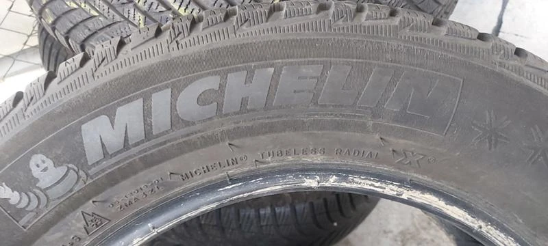 Гуми Зимни 195/65R15, снимка 7 - Гуми и джанти - 31037611