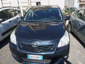     Toyota Corolla verso 2.0  2012