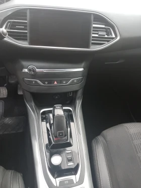 Peugeot 308 1, 2 NAVI-67640км!!! - 15900 лв. - 14816303 | Car24.bg