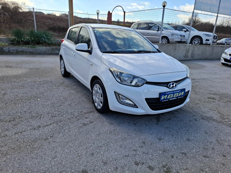 Hyundai I20 FACELIFT, снимка 2 - Автомобили и джипове - 42376313