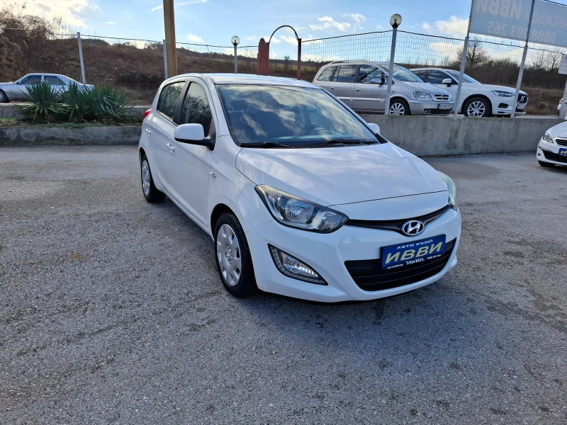 Hyundai I20 FACELIFT, снимка 14 - Автомобили и джипове - 42376313