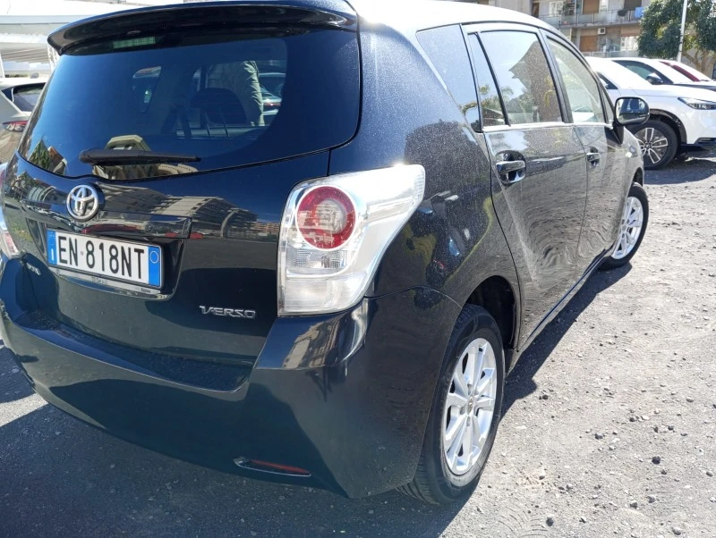 Toyota Corolla verso 2.0  2012, снимка 6 - Автомобили и джипове - 48050309